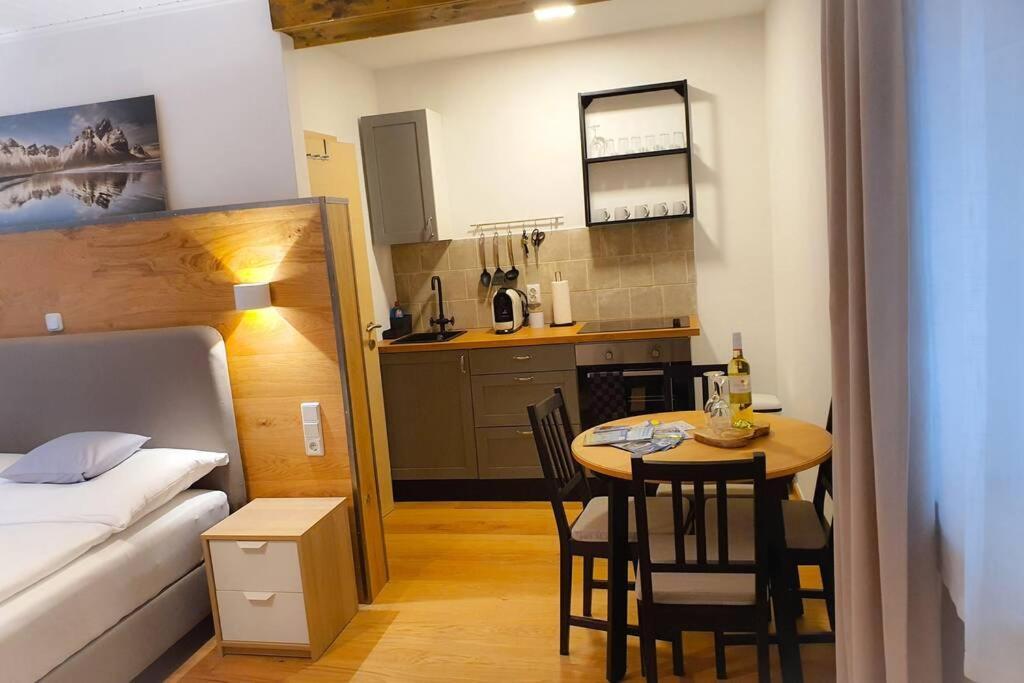 Tiny Kozma Apartment โบเดนสดอร์ฟ ภายนอก รูปภาพ