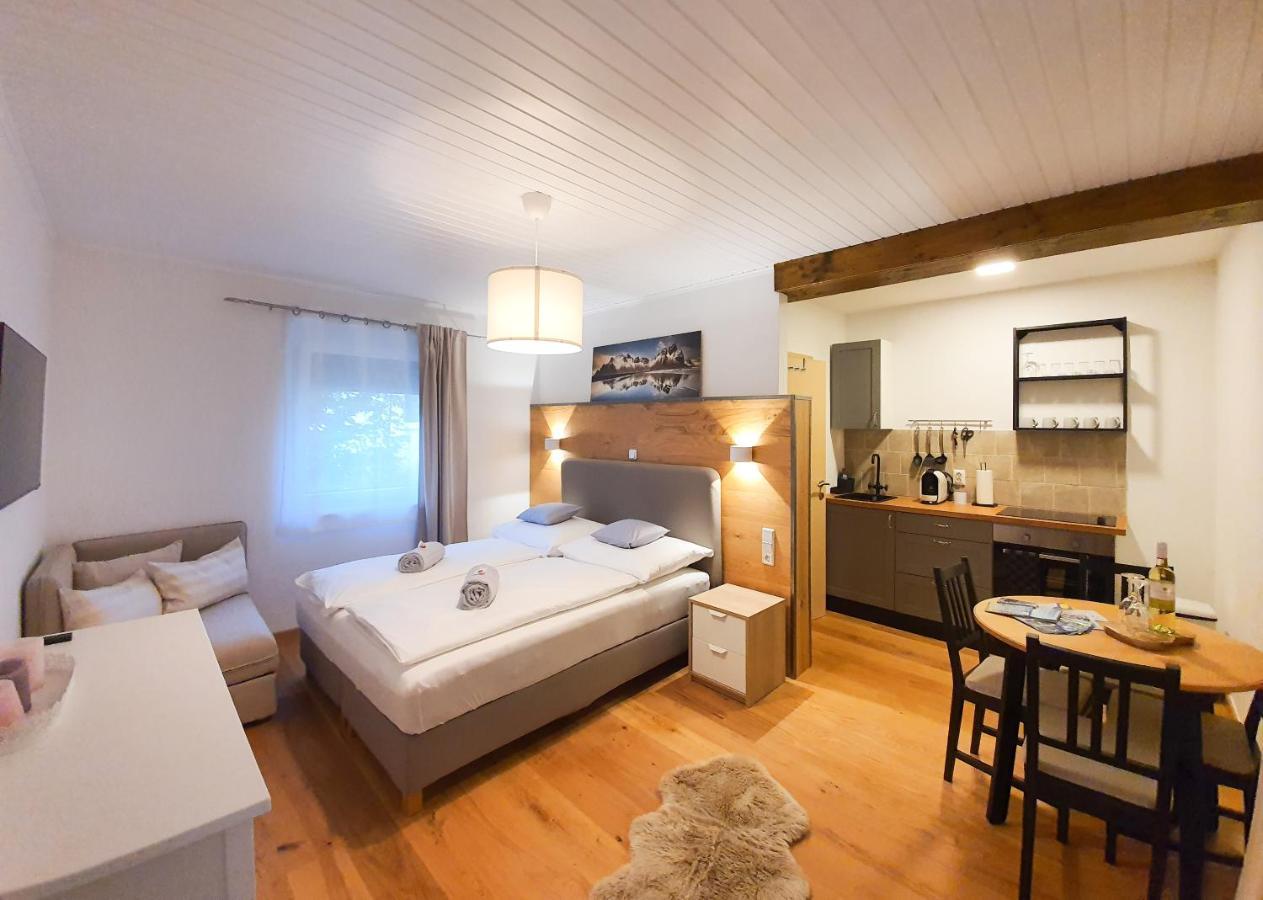Tiny Kozma Apartment โบเดนสดอร์ฟ ภายนอก รูปภาพ