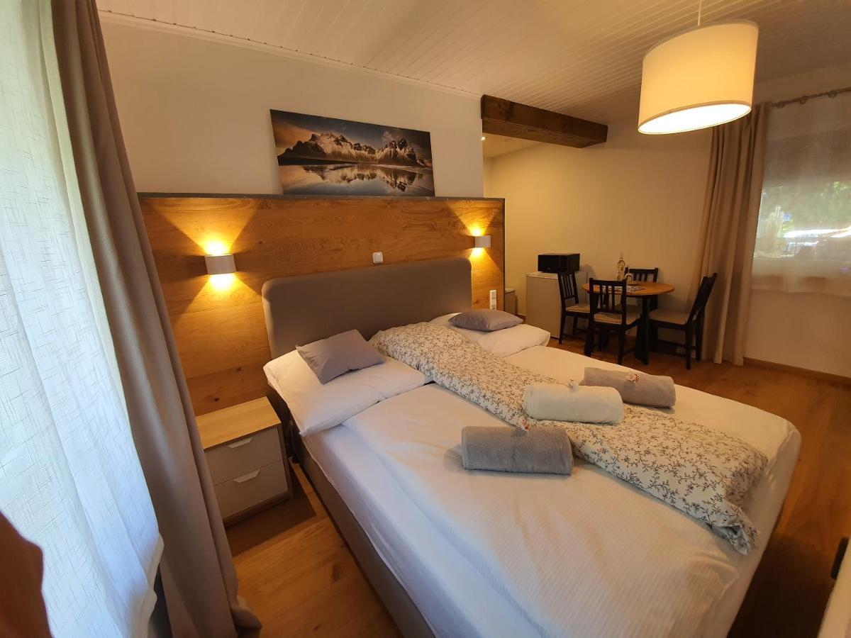 Tiny Kozma Apartment โบเดนสดอร์ฟ ภายนอก รูปภาพ